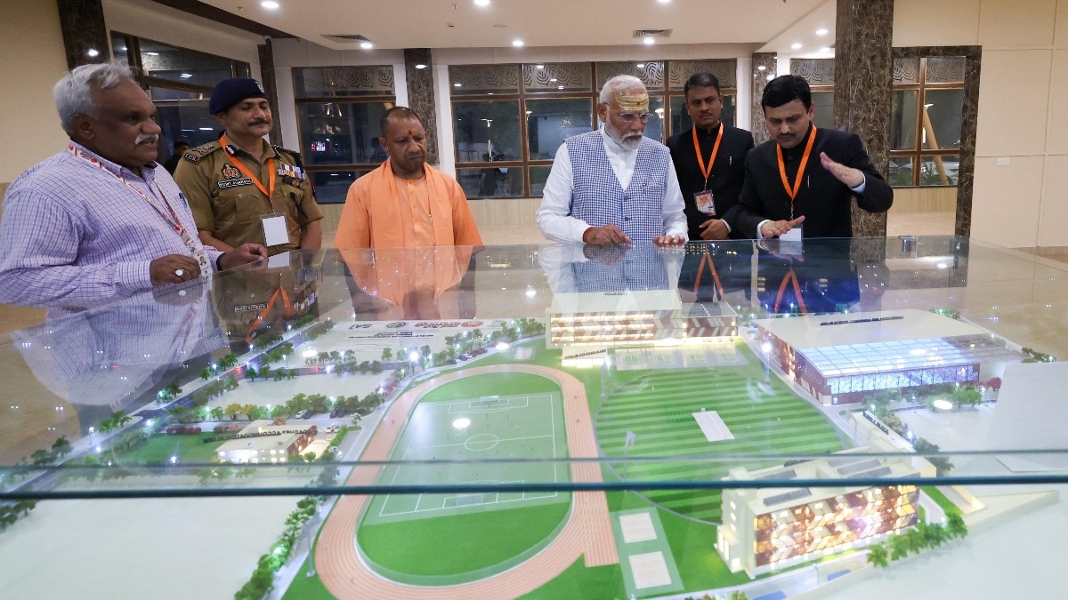 PM Modi reached the stadium being built in Varanasi, inspected the indoor sports complex