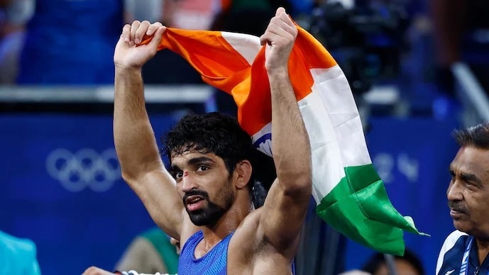 Blood kept coming out of his nose but Aman kept standing firm, the journey to the Olympic medal was not easy