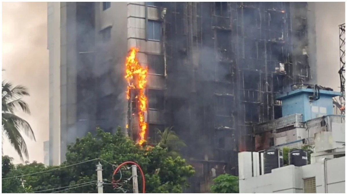 Live: 8 burnt alive after attacking Awami League leader’s hotel in Dhaka, Taliban-like brutality by the mob