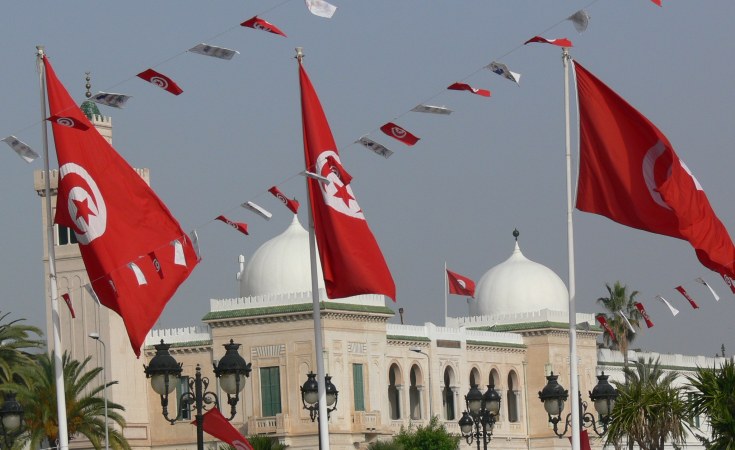 Tunisia parliament mulls questionable election reform law ahead of essential vote