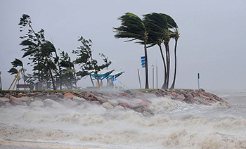 Coastal risk cautioning problem for WA ahead of huge storm set to strike on Wednesday