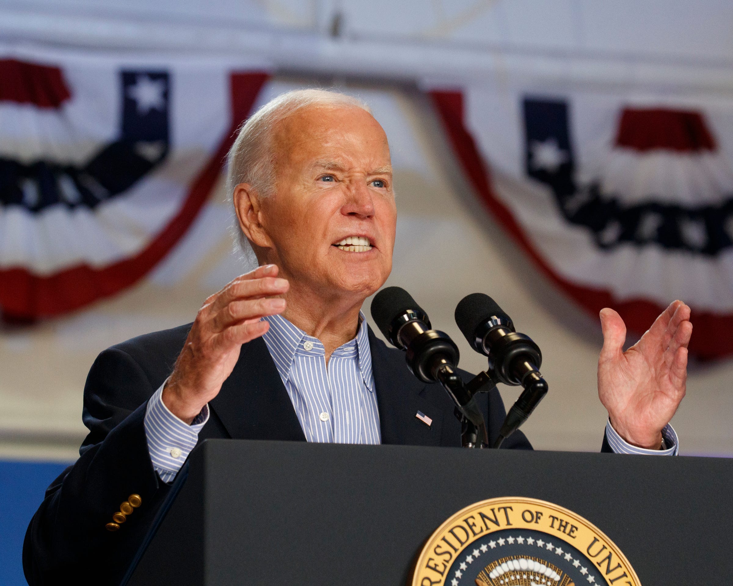 Joe Biden’s spokespeople are at chances? Karine Jean-Pierre obstructs John Kirby from podium