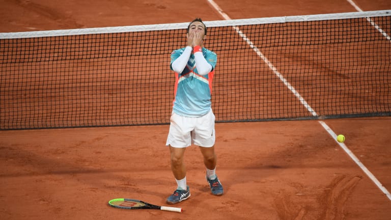 Hugo Gaston stuns Alex de Minaur with among the shots of the year in Antwerp