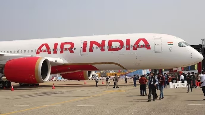 Thailand: More than 100 passengers coming to Delhi stuck at the airport for 80 hours, what did Air India say on the complaints?