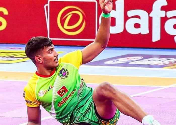 Devank Dalal Leads Patna Pirates To Win Over Bengal Warriorz; Maninder Singh Joins 1500-point Club