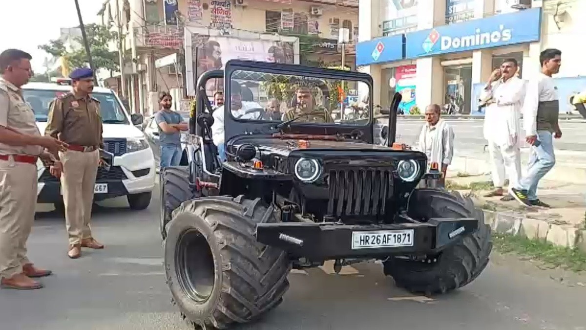 Traffic police caught modified Thar… When records were searched, it was found to be old Bolero.