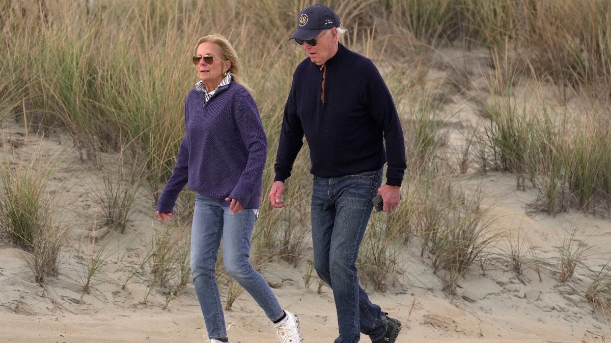 VIDEO: President Biden stumbled while walking on the sandy beach, wife saved him from falling