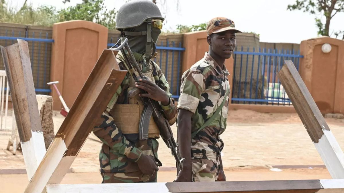 Niger: Gunmen shoot down 21 civilians in attack on products envoy