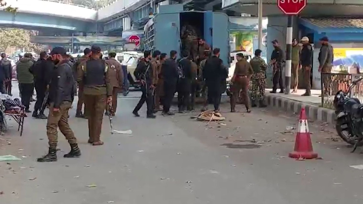 JK: Terrorists attack people shopping in Srinagar’s Sunday market with grenade attack, 10 people injured