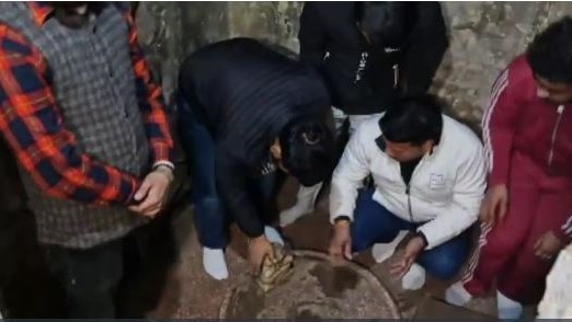 Gauri Shankar temple found in Moradabad, closed for 44 years, Shivling found in excavation of sanctum sanctorum