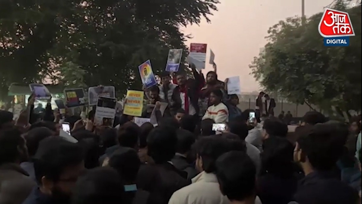 ‘Tera Mera Rishta Kya…’, sloganeering in Jamia on the anniversary of anti-CAA protest