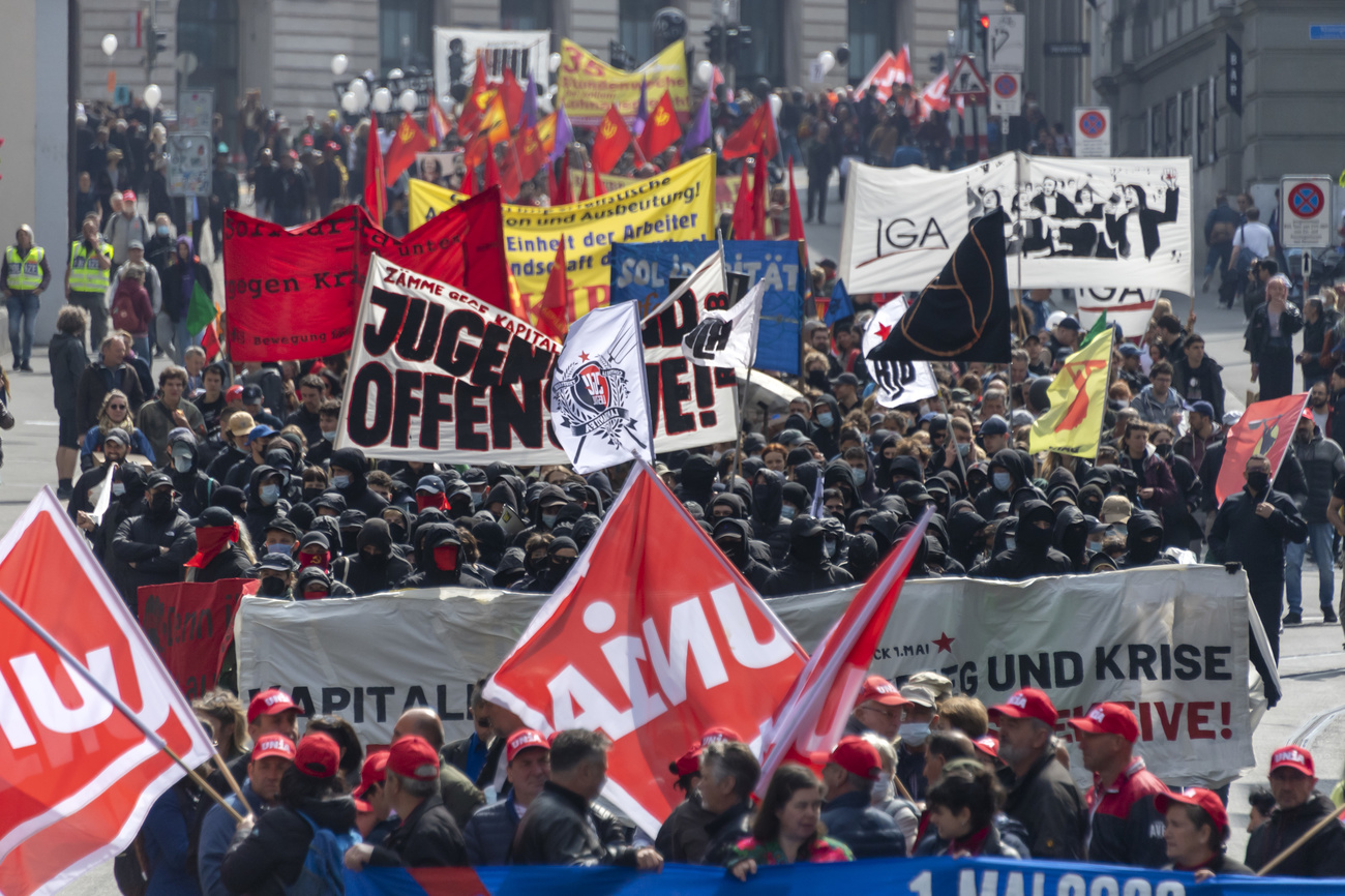 Thousands gather in Germany to protest far-right AfD congress