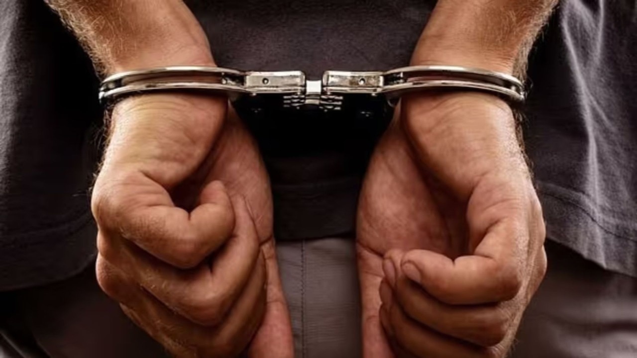 Three vicious thieves arrested after encounter in Noida, a crook shot