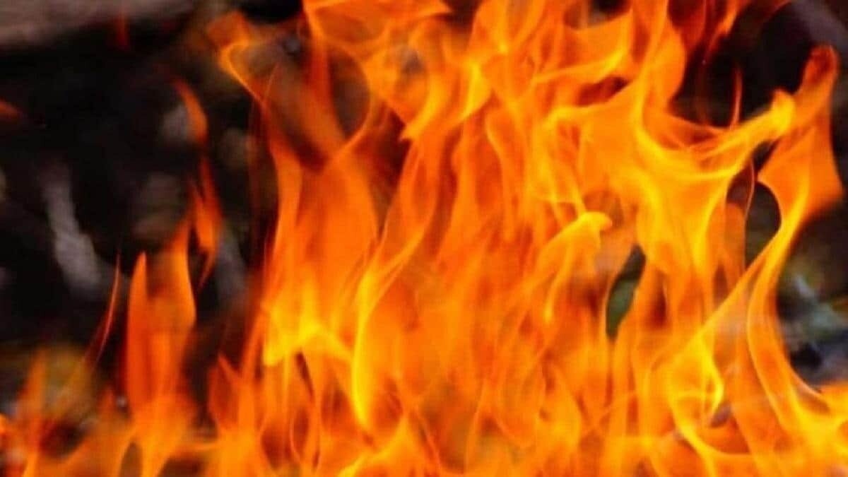 UP: During the land dispute in Saharanpur, man set himself on fire, condition serious
