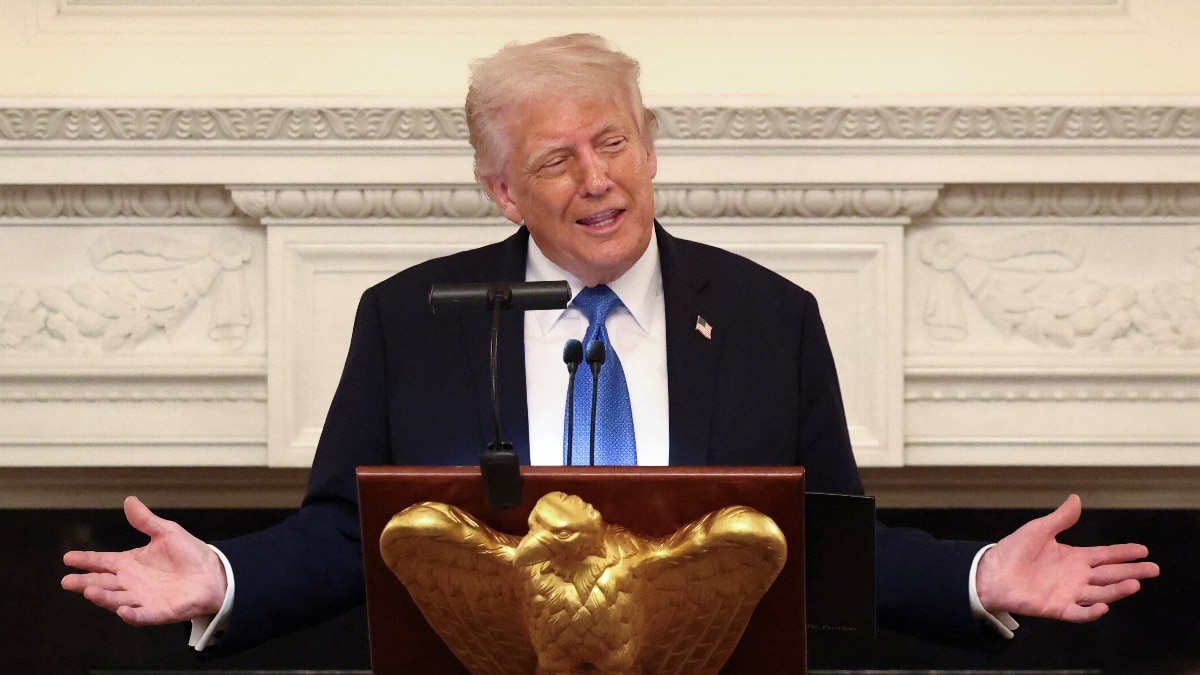 EU and smartphone imports will be given heavy tariff, US President Donald Trump announced
