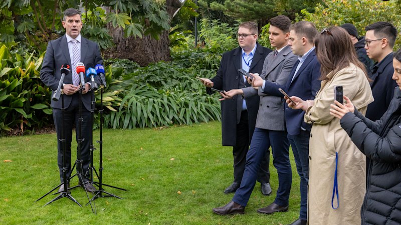 ‘The entire party is imploding’: Groth, Pesutto, Deeming turning Liberal headache into a migraine