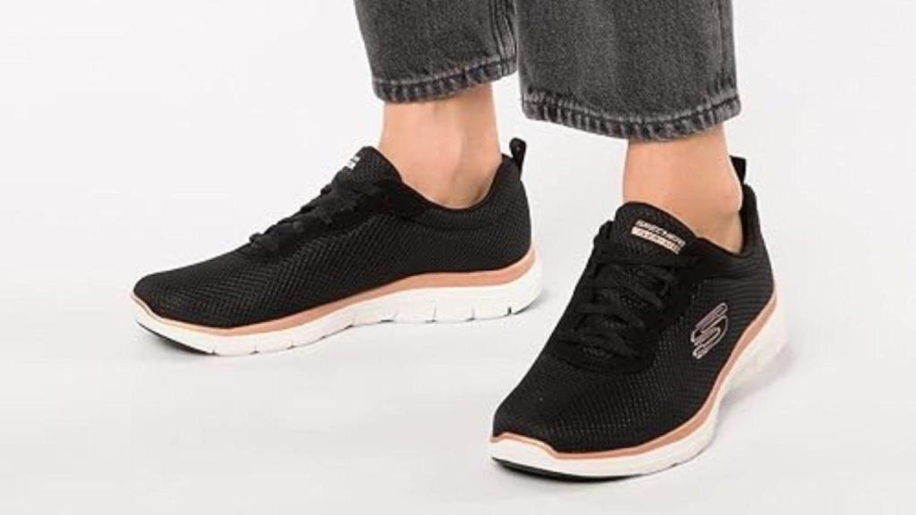 Skechers arrasa con las sandalias tipo Birkenstock que no te quitarás este verano (en 3 estilos diferentes desde 45€)