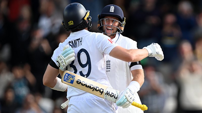 Hollywood finish as England pull off miracle run chase