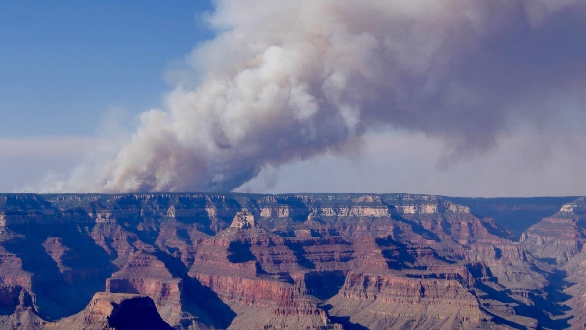 Wildfire that destroyed Grand Canyon lodge spread after being left to burn for days