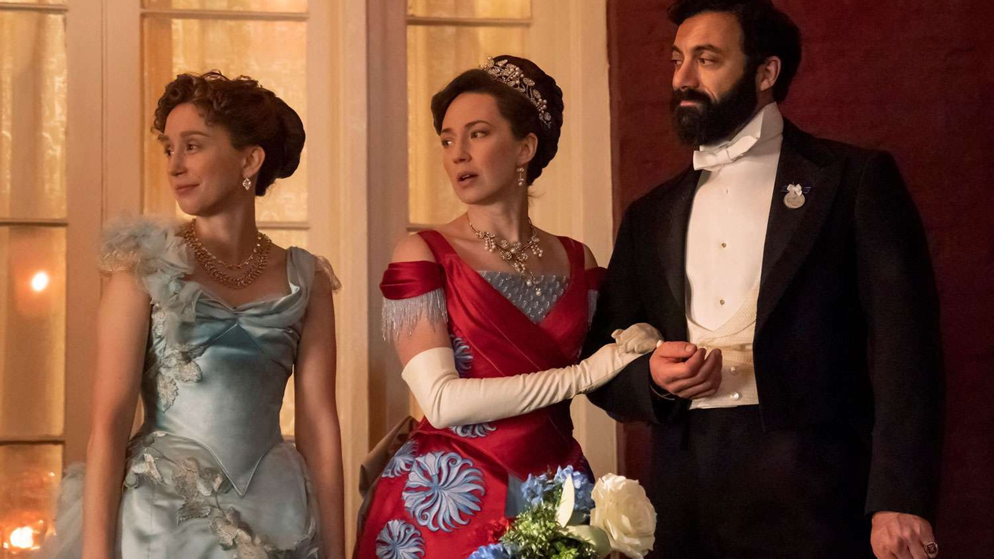 The Gilded Age Star Morgan Spector Shares the Workout He Uses to Stay in Shape