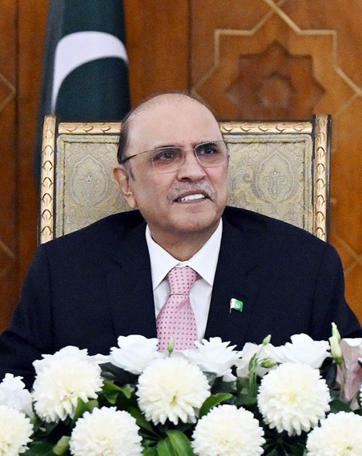 President Asif Ali Zardari Confers Nishan-e-Imtiaz Military Award to American Commander