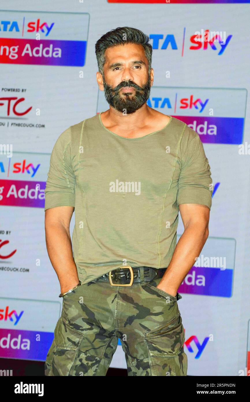 Suniel Shetty slams artist for ‘ghatiya mimicry’ during event in Bhopal, video goes viral: Watch