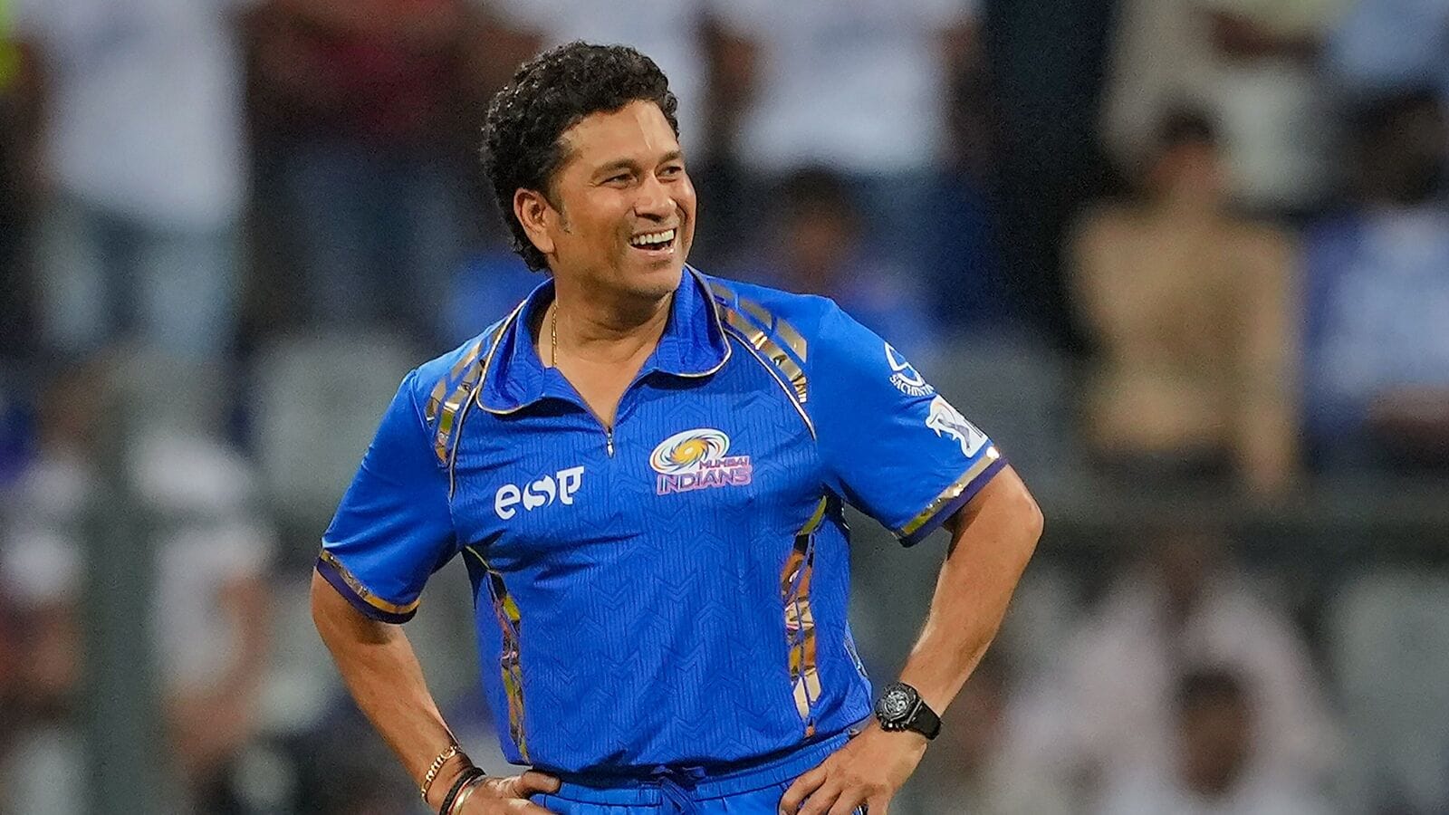 Sachin Tendulkar celebrates his mother’s birthday with Arjun and Sara, soon-to-be ‘bahu’ Saaniya Chandhok makes special appearance, photo goes viral