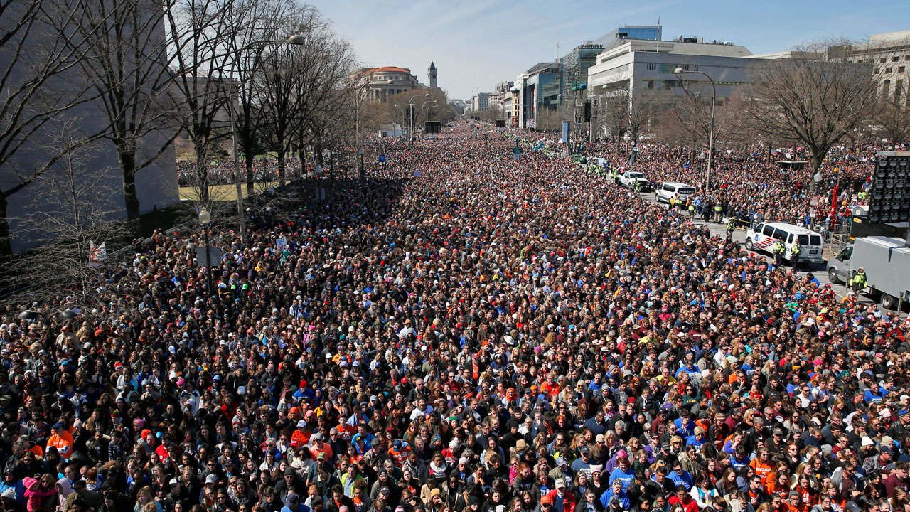 Thousands march in Washington DC against Trump’s deployment of National Guard