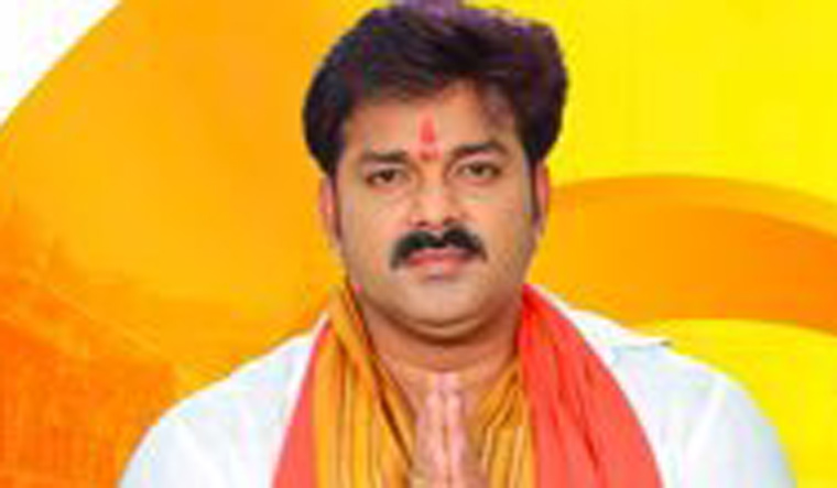 Rise And Fall: Pawan Singh offers role to Akriti Negi amid Anjali Raghav row, says ‘maine 250 se zyada…; Watch