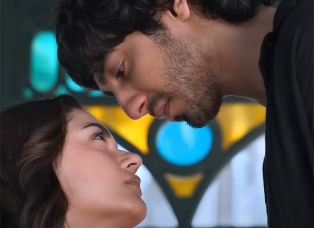 Gen Z fans name a star Saiyaara; Aneet Padda and Ahaan Panday REACT!