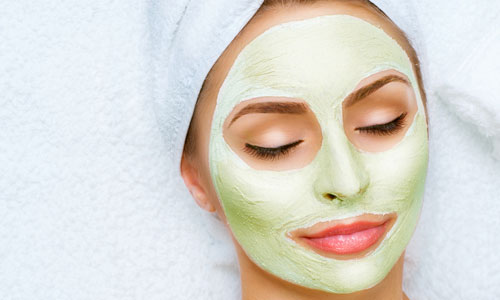 5 mascarillas naturales con ingredientes de cocina que te ayudan a mantener tu piel limpia, fresca y cuidada en casa