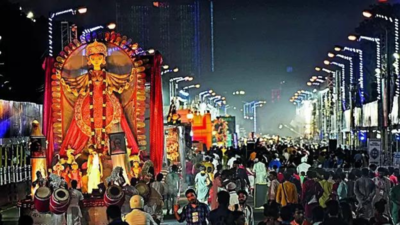 Kolkata’s Red Road Carnival 2025: Traffic restrictions, VIP guests, schedule; all you need to know about today’s Durga grand farewell