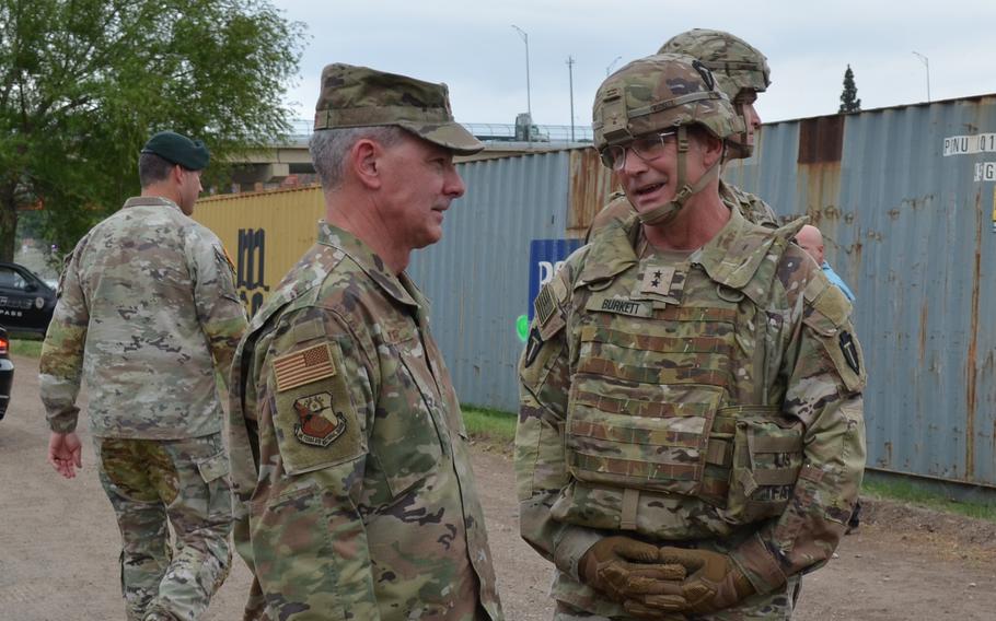 Texas national guard troops head to Illinois after judge fails to block move
