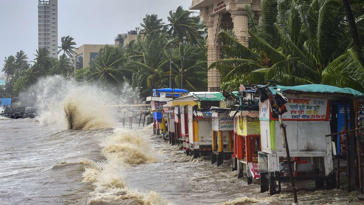 Mumbai weather: Warm temperatures, no rain; AQI remains moderate