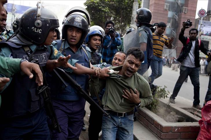 Bangladesh: Police clash with protesters at Parliament over July Charter signing