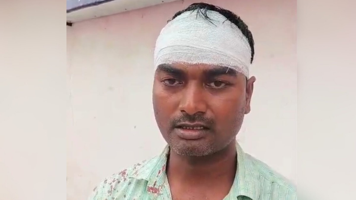 The accountant who was helping the injured youth was considered the attacker and was beaten to death with sticks.