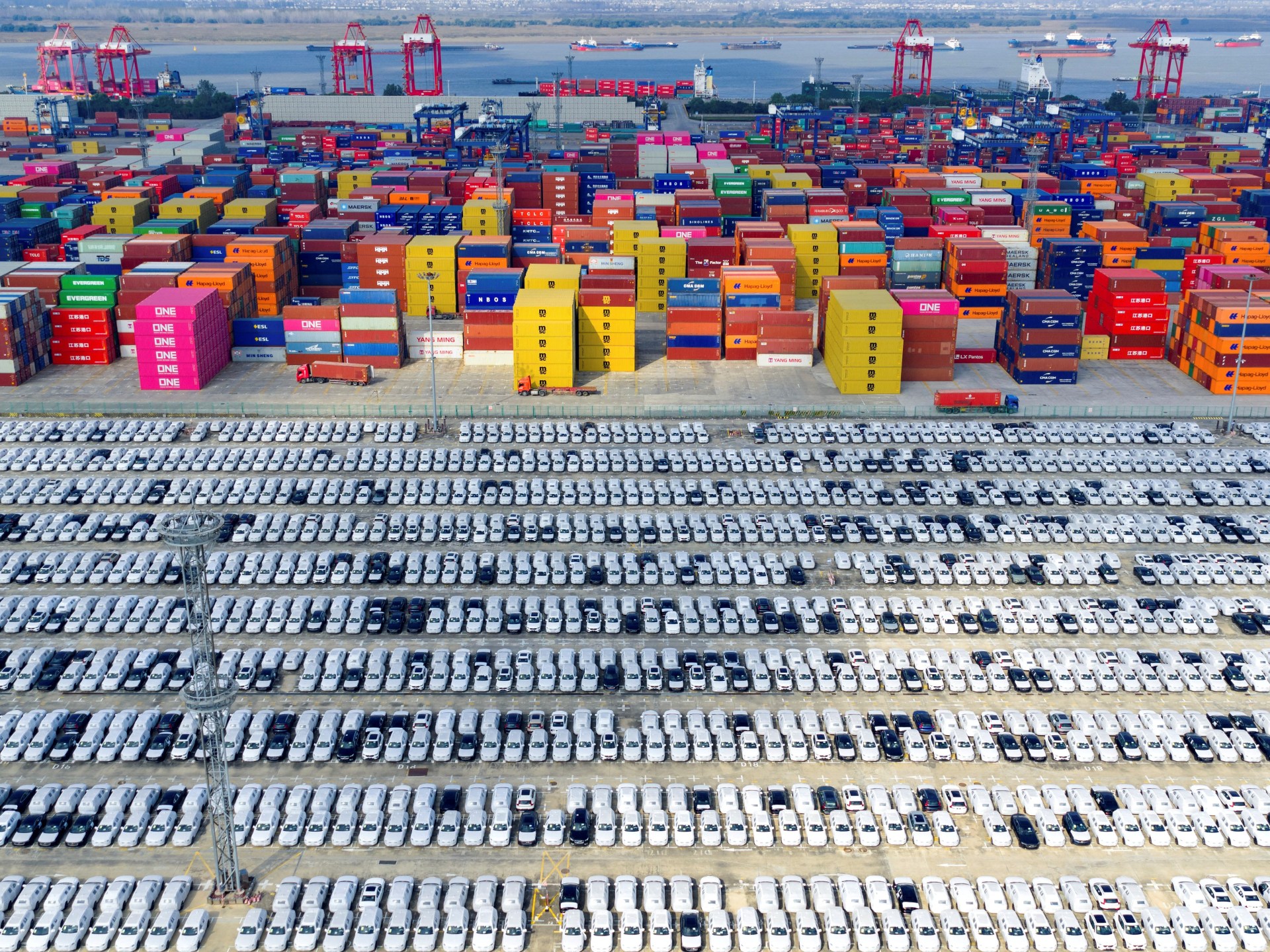 China trade surplus tops $1tn for first time amid pivot to counter US lull