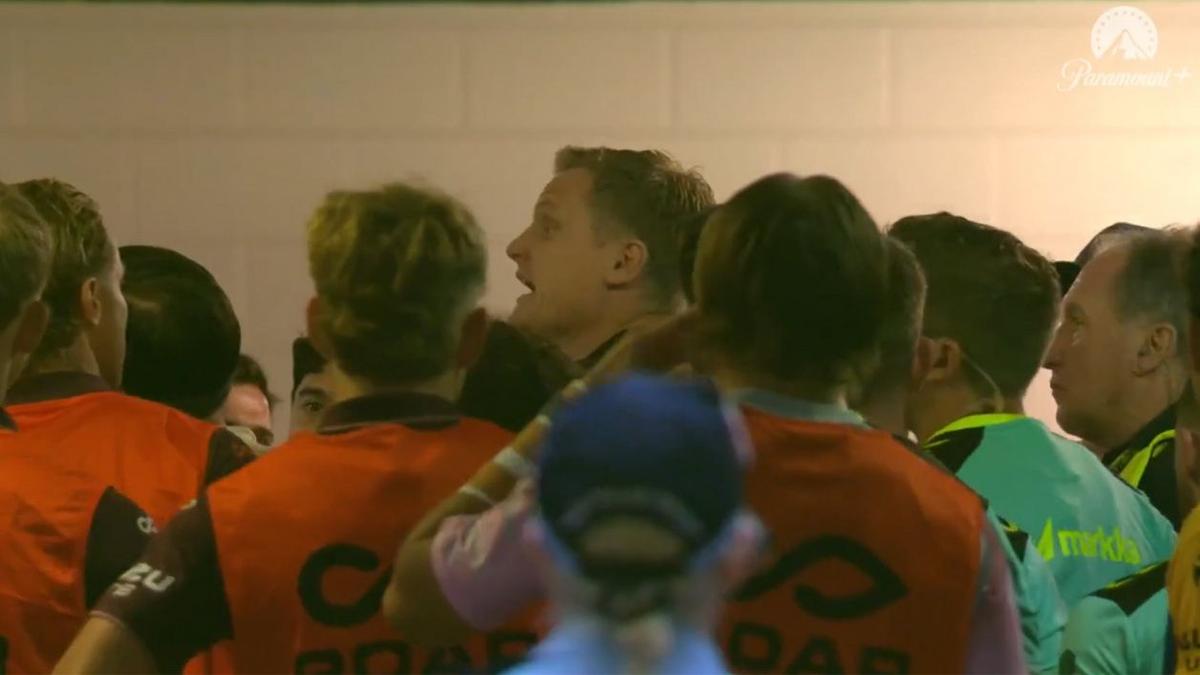 Fireworks on and off the pitch as Brisbane Roar coach sent off in NYE clash with Central Coast