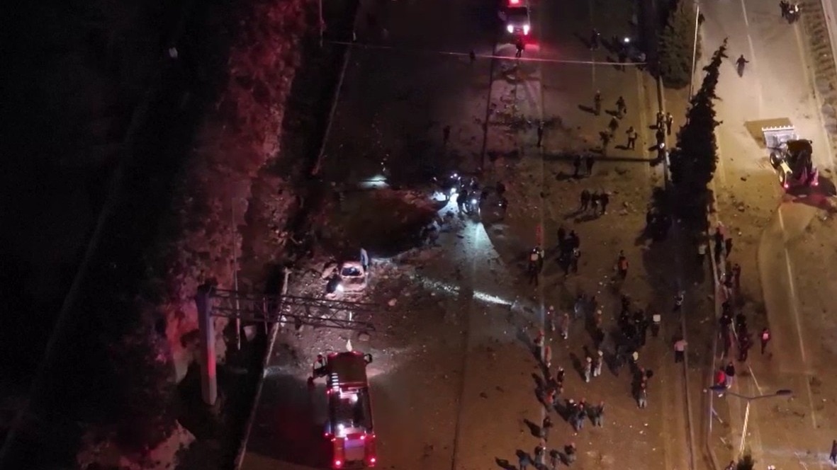 US-Israel Attacks Iran LIVE: ईरान का यरुशलम में बड़ा मिसाइल अटैक… जमीन में हुआ कई फीट गहरा गड्ढा, रेस्क्यू ऑपरेशन जारी