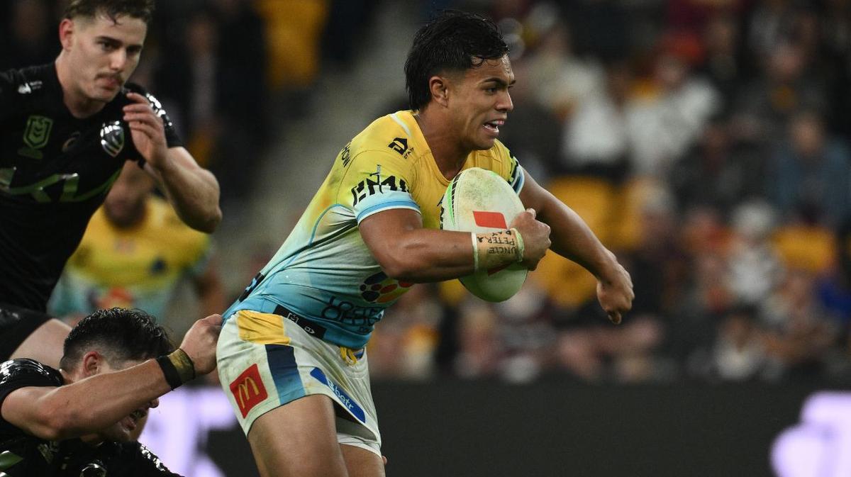 Titans star Keano Kini pulls off play of the year to sink Broncos in dying stages