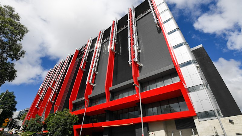 Labor to force data centres to wind down energy use at peak times