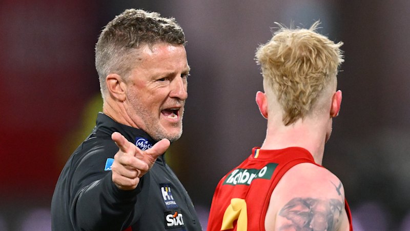 Hardwick says Geelong crowd influenced free kicks that ‘weren’t there’
