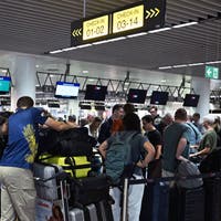 Verspätete Flüge, teure Familientarife: Flugpassagiere in der EU und der Schweiz erhalten mehr Rechte
