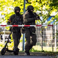 22-jährige Frau stirbt in Aarau – Täter nach wie vor unbekannt und auf der Flucht, doch die Polizei gibt Entwarnung